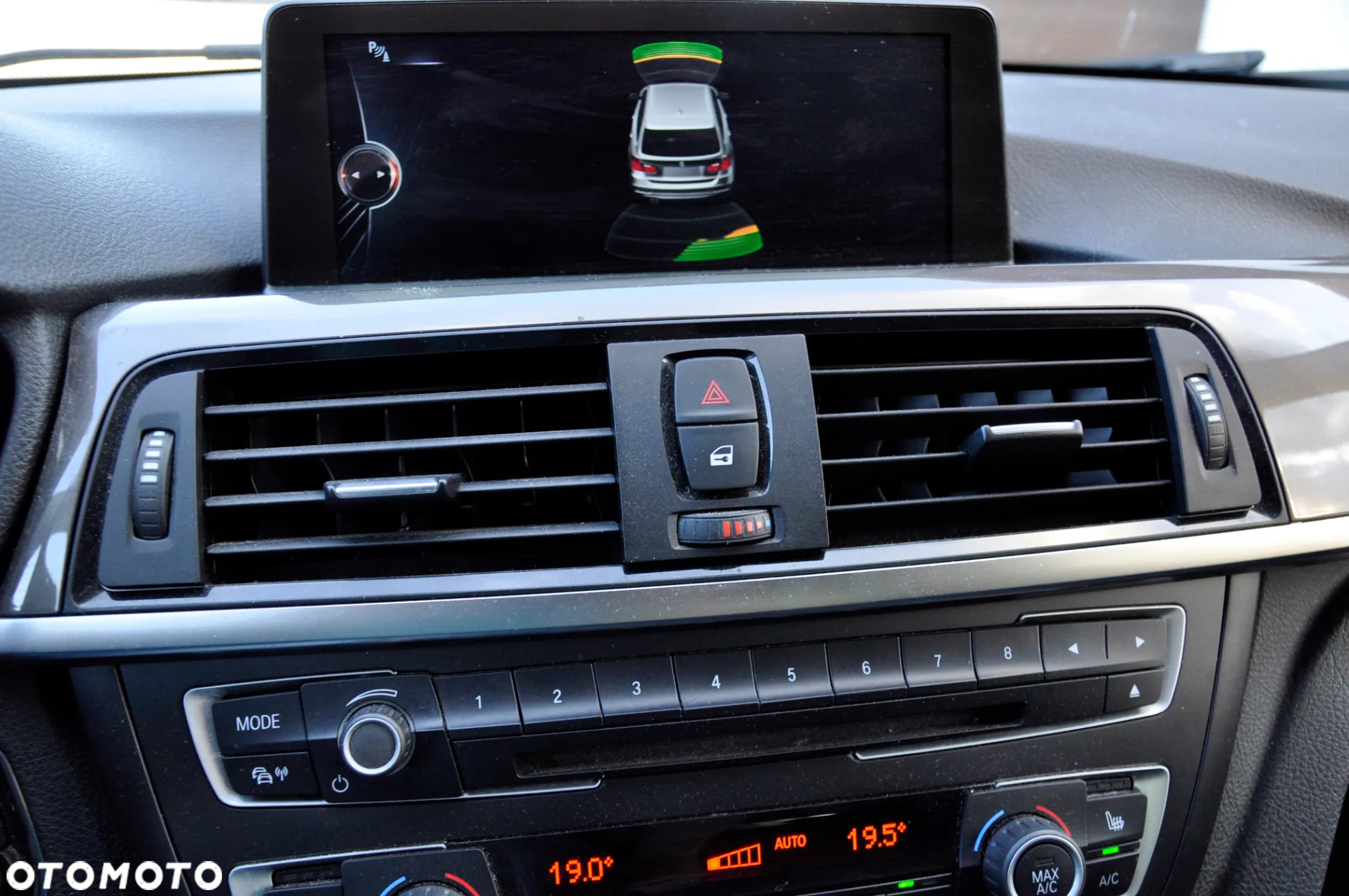 BMW Seria 3 318d Sport Line - 13