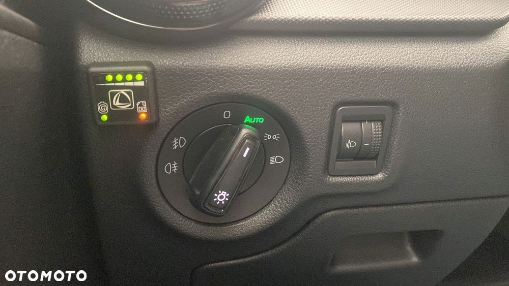 Skoda Fabia 1.0 Essence - 21