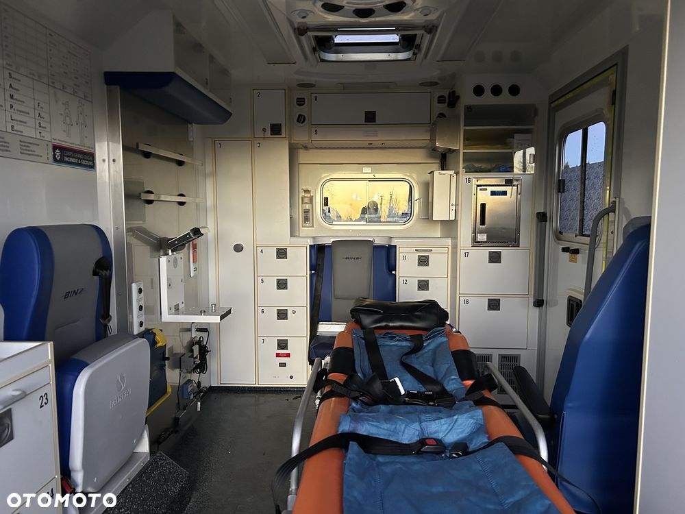 Mercedes-Benz Sprinter - 17