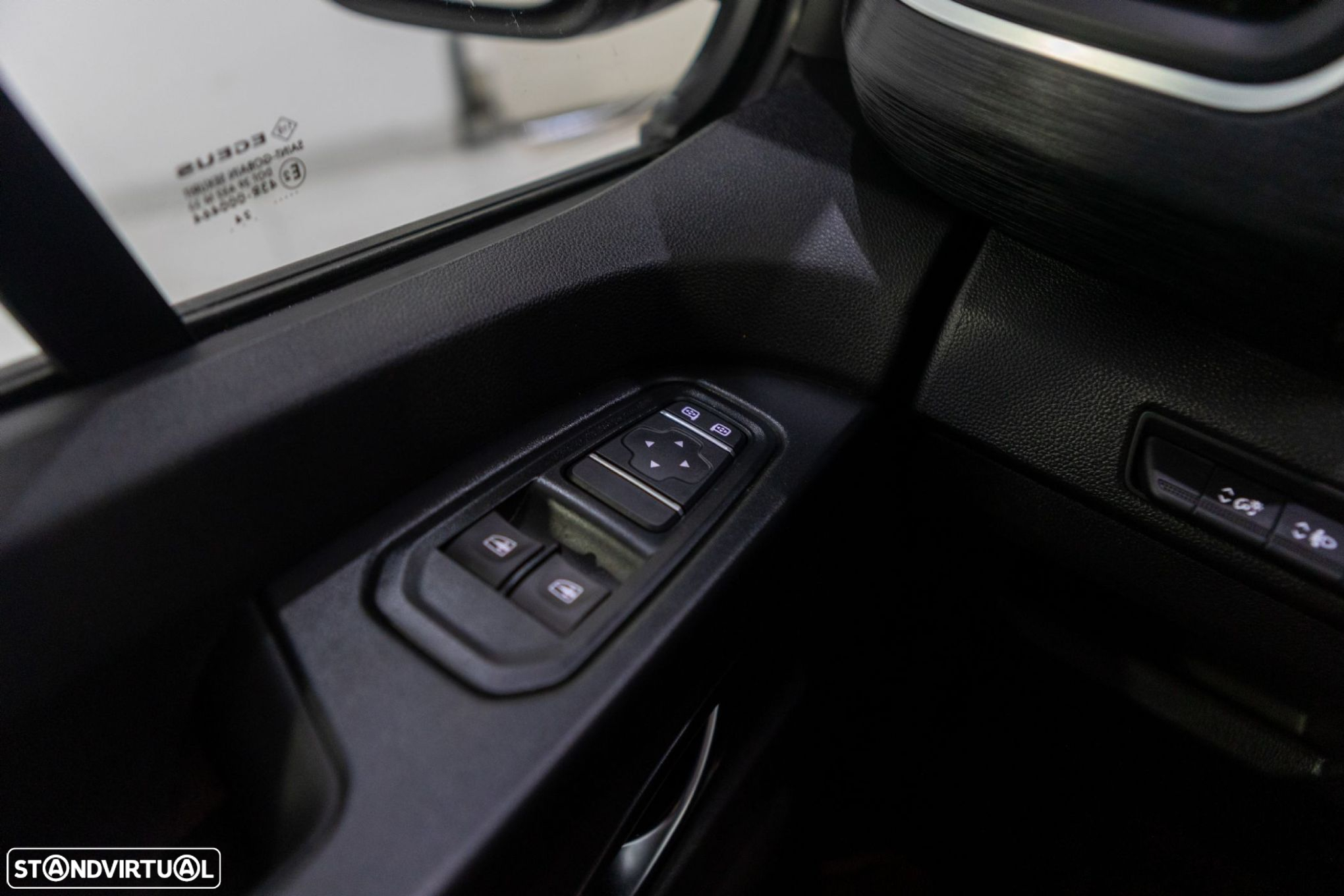 Renault Trafic - 25