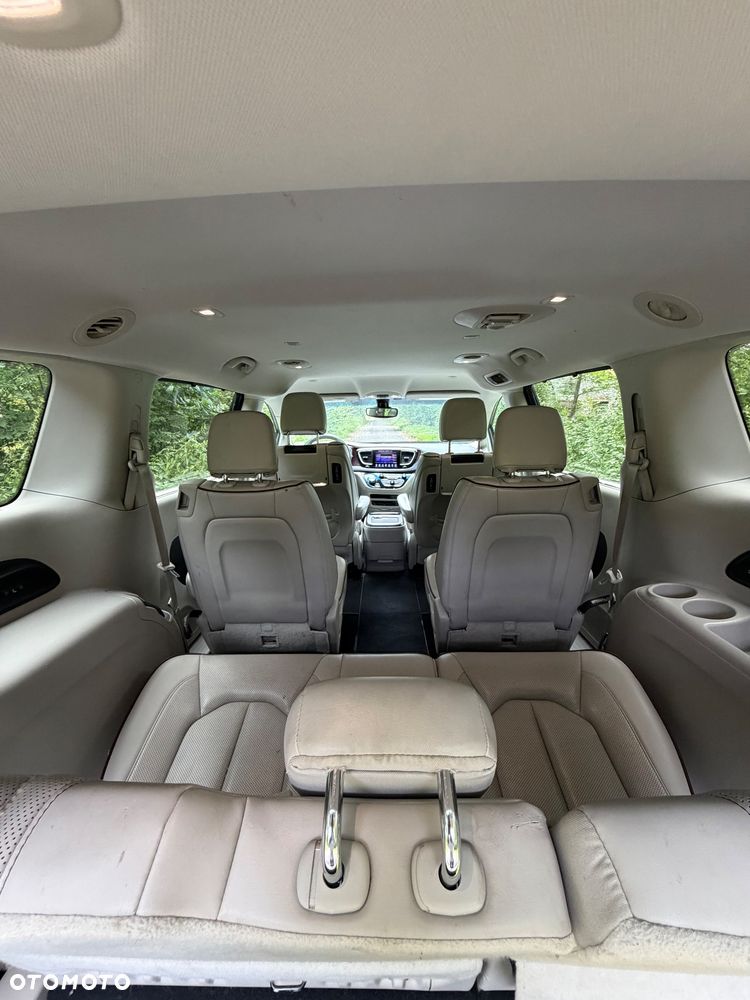 Chrysler Pacifica - 9