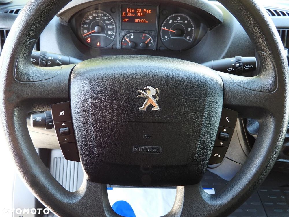Peugeot BOXER KONTENER WINDA 8 PALET TEMPOMAT KLIMATYZACJA  130KM - 29