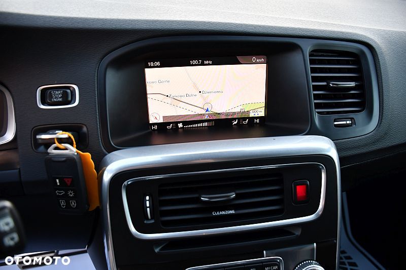 Volvo V60 D4 Geartronic RDesign - 16