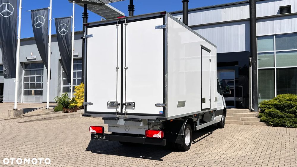 Mercedes-Benz Sprinter 519 CDI - 11