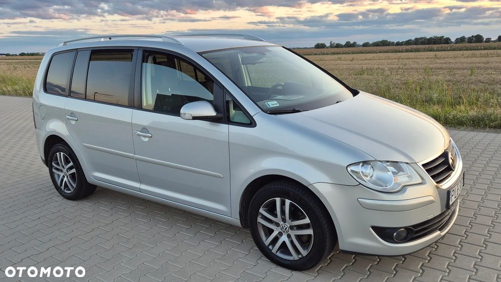 Volkswagen Touran 2.0 TDI Highline - 18