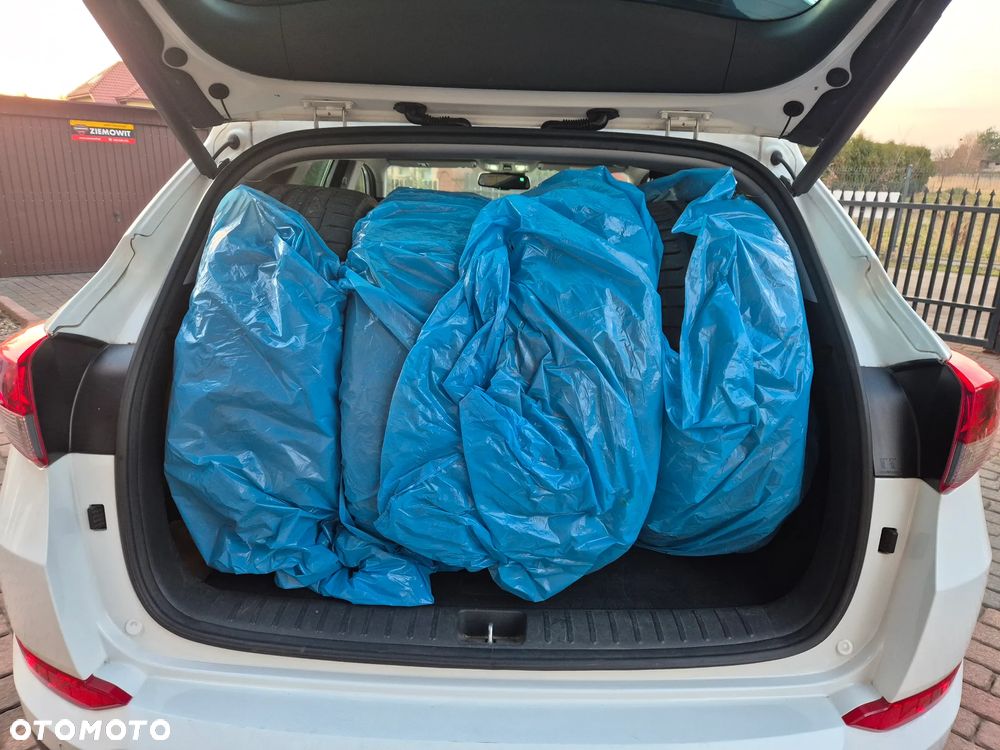 Hyundai Tucson 2.0 CRDI BlueDrive Style 2WD - 29