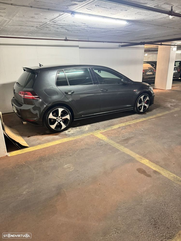 VW Golf GTI Performance BlueMotion DSG - 2