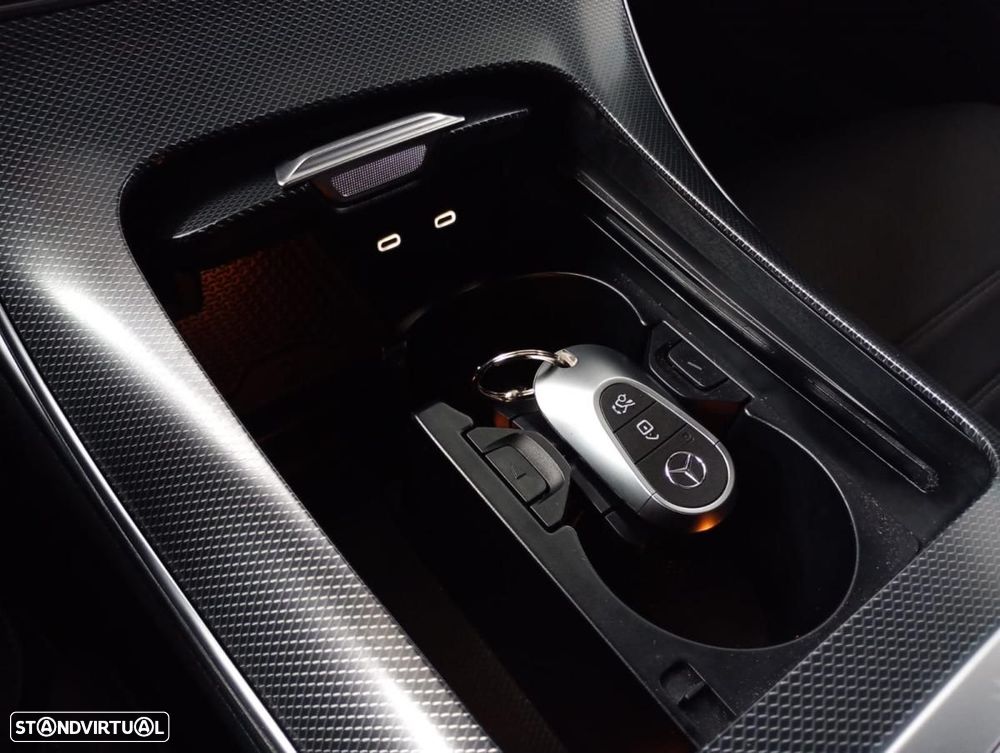 Mercedes-Benz C 300 e AMG Line — fotografia 32