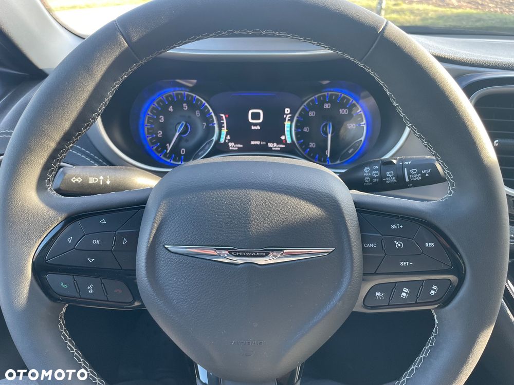 Chrysler Pacifica - 27