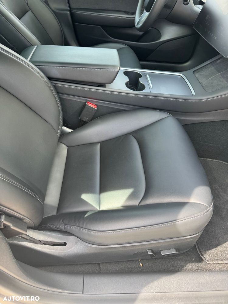 Tesla Model 3 - 16