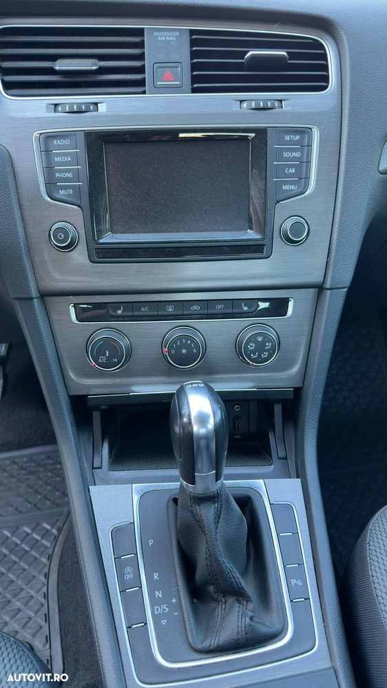 Volkswagen Golf - 9