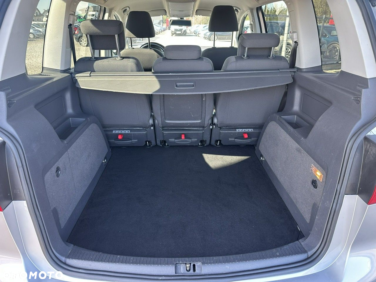 Volkswagen Touran - 9