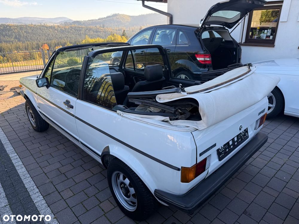 Volkswagen Golf 1.1 L - 13