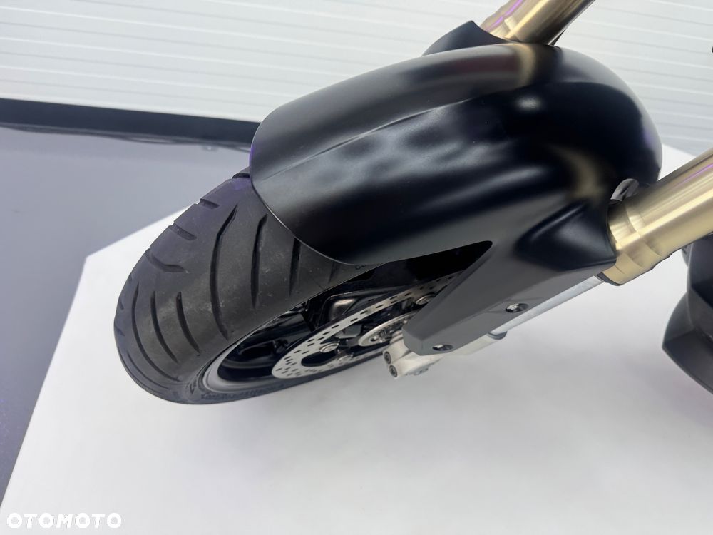 BMW R - 9
