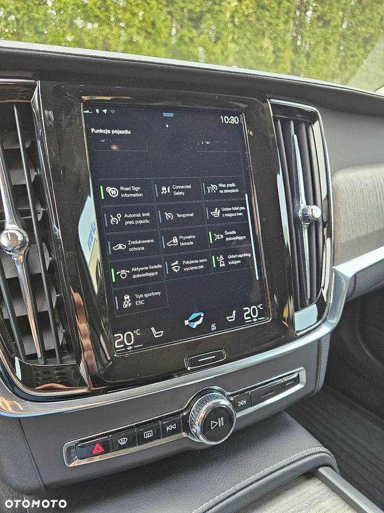 Volvo V90 Cross Country - 15