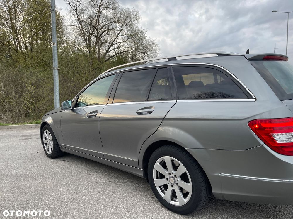 Mercedes-Benz Klasa C 220 CDI DPF (BlueEFFICIENCY) 7G-TRONIC Avantgarde - 5