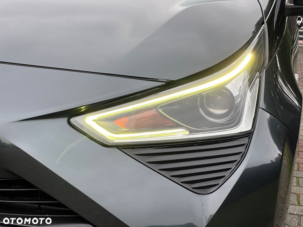 Toyota Aygo x-clusiv - 11