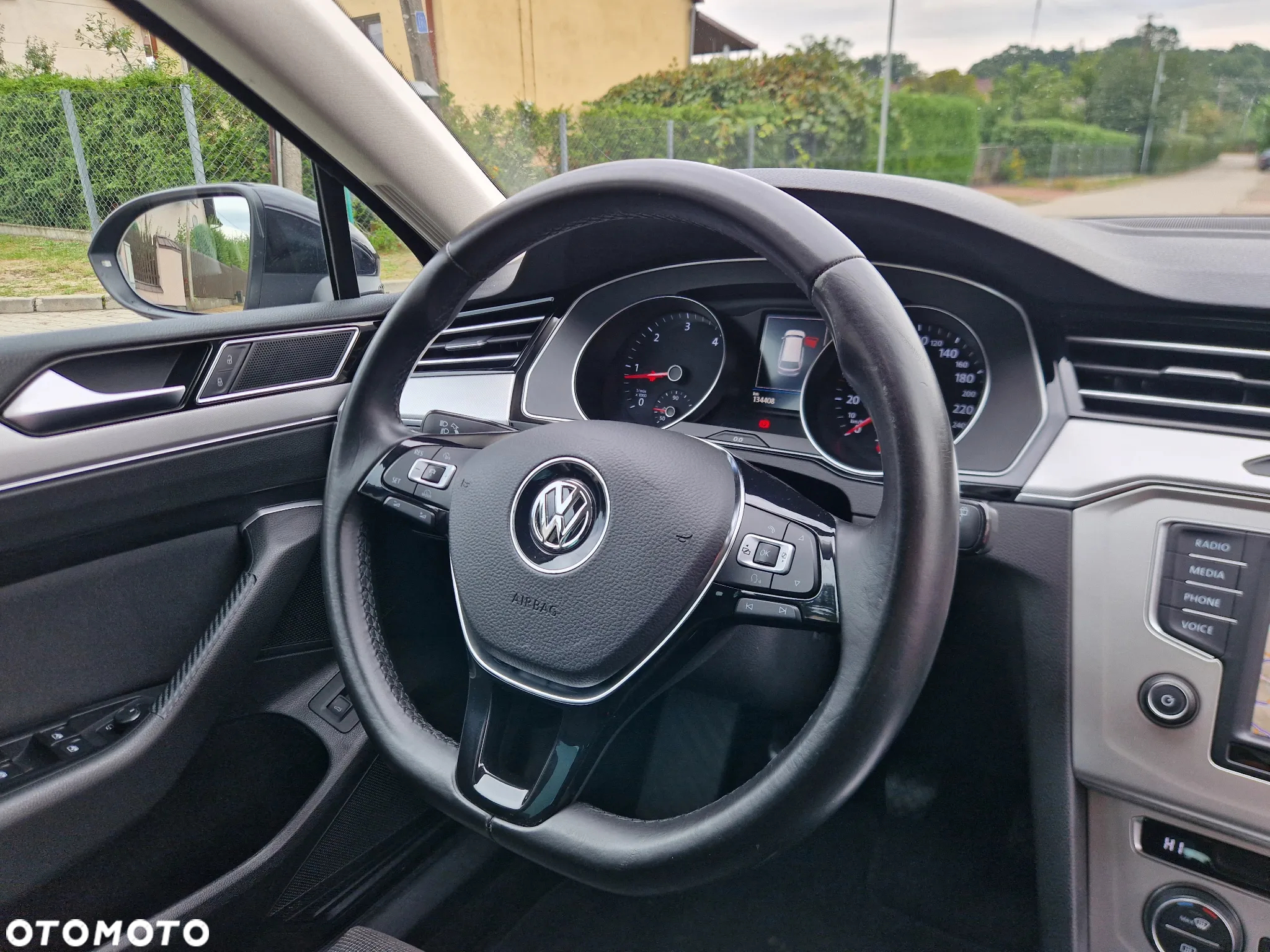 Volkswagen Passat 1.6 TDI BMT Comfortline - 15