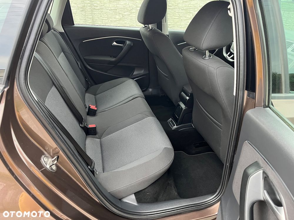 Volkswagen Polo 1.2 TSI Blue Motion Technology Lounge - 25