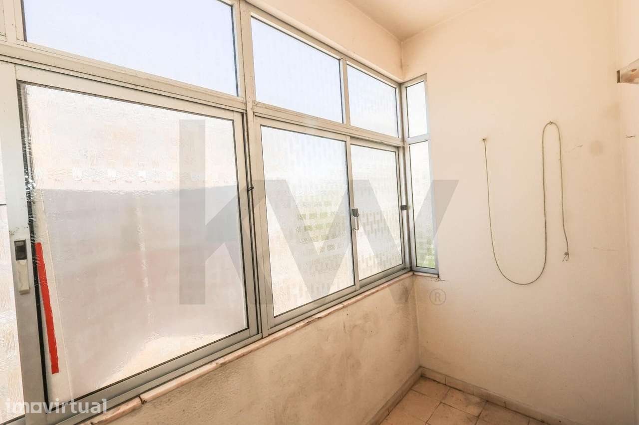 Apartamento T2 para renovar em VRSA - Algarve - Grande imagem: 5/30