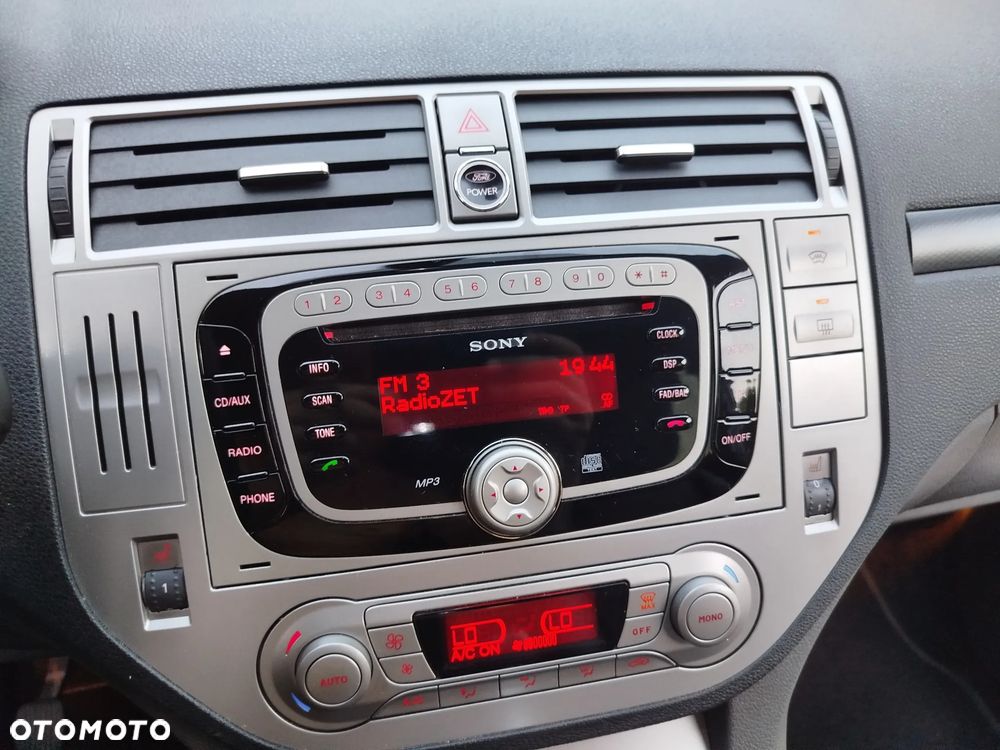Ford Kuga 2.0 TDCi 4x4 Titanium - 31