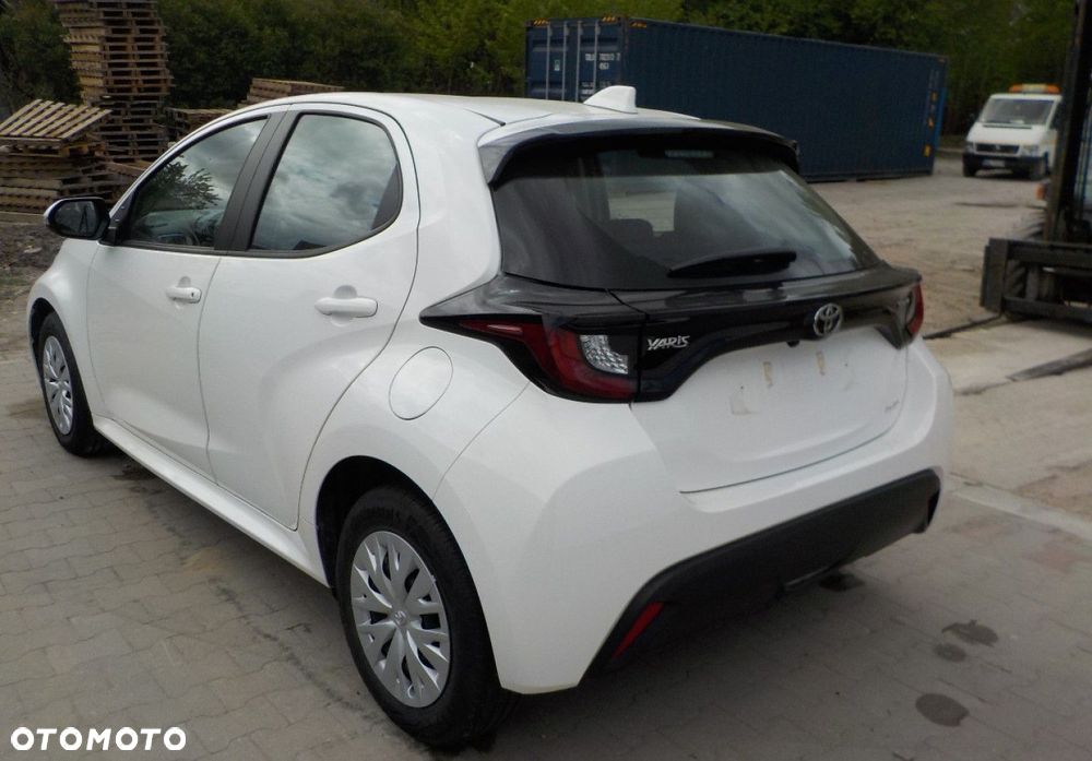Toyota Yaris - 8