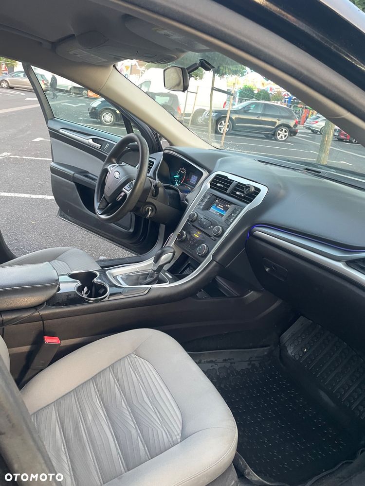 Ford Fusion - 12
