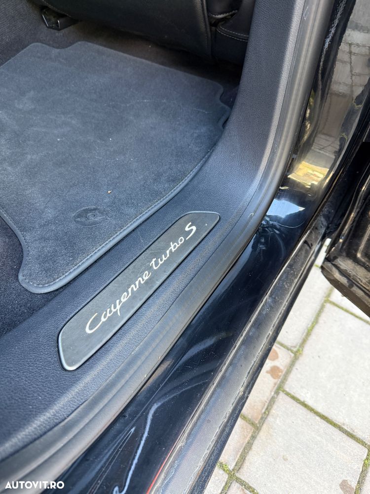 Porsche Cayenne Turbo S Tiptronic S - 13