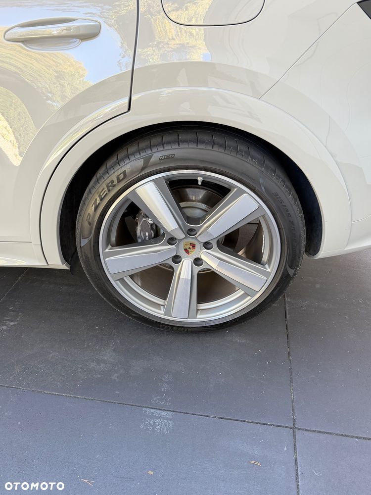 Porsche Cayenne E-Hybrid - 28