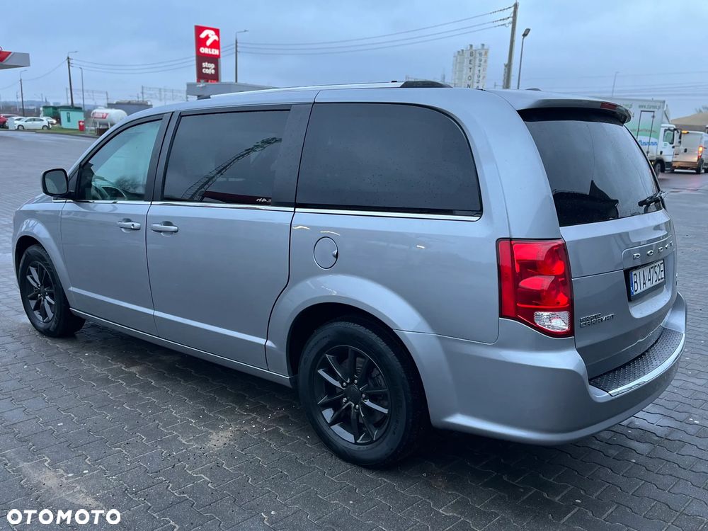 Dodge Grand Caravan - 3