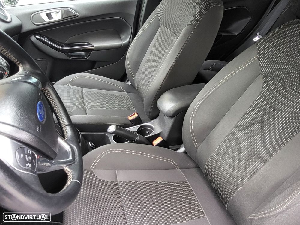 Ford Fiesta 1.0 EcoBoost Titanium - 14