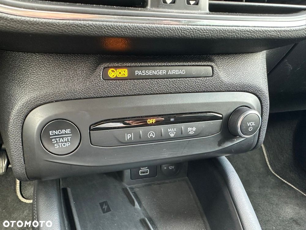 Ford Focus 1.0 EcoBoost mHEV Titanium X - 21