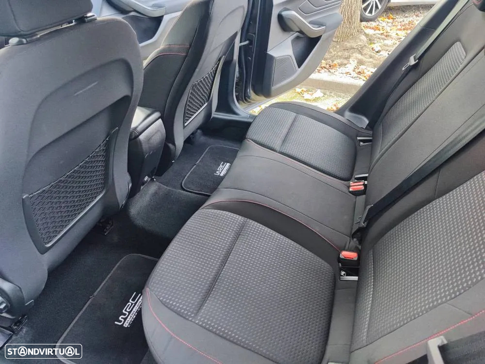 Ford Focus 1.0 EcoBoost ST-Line X - 14