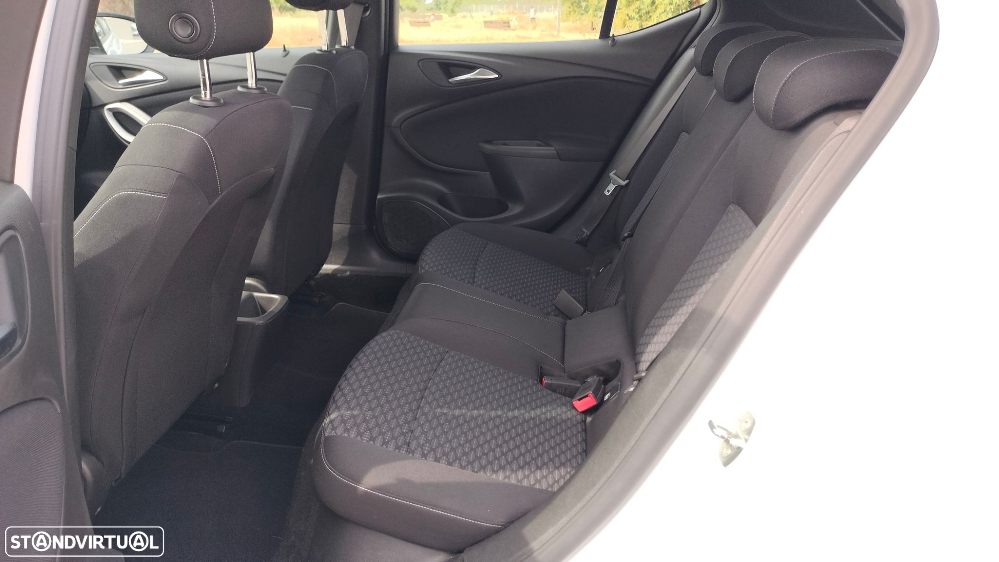Opel Astra 1.5 D S&S Auto Business Edition - 14