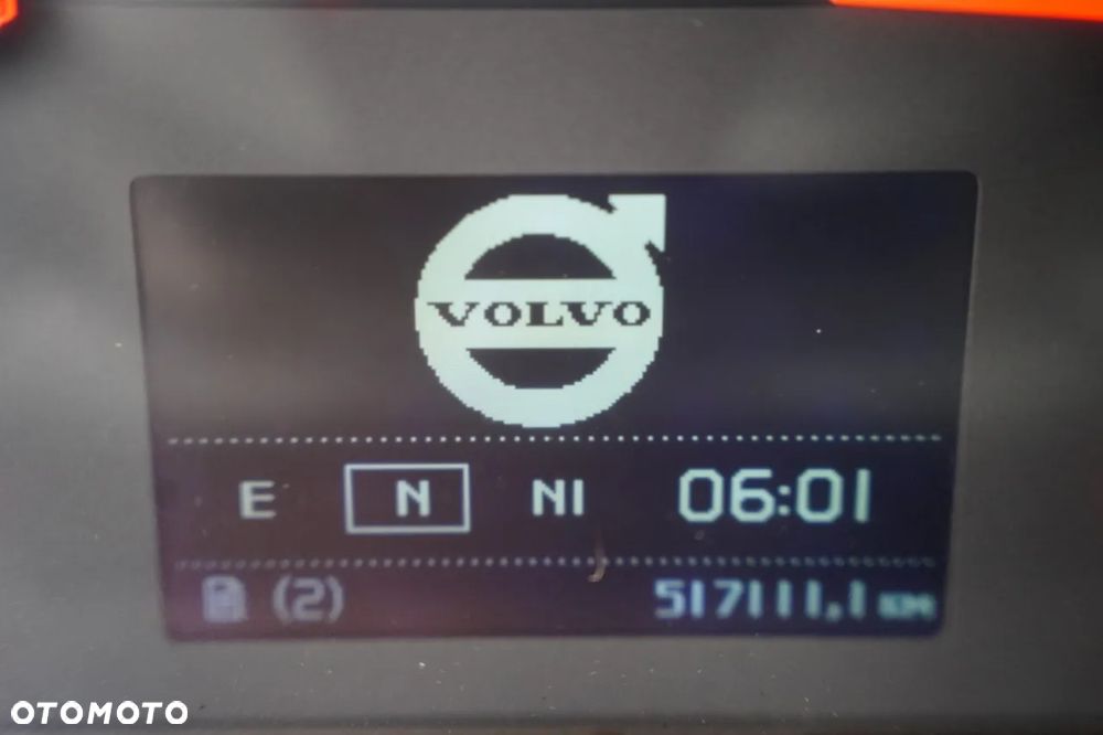 Volvo FM 380 / SOLÓWKA / 6X2 / DO PRZEWOZU ŻYWCA / DROBIU / WINDA 2 000 KG / EURO 5 - 36
