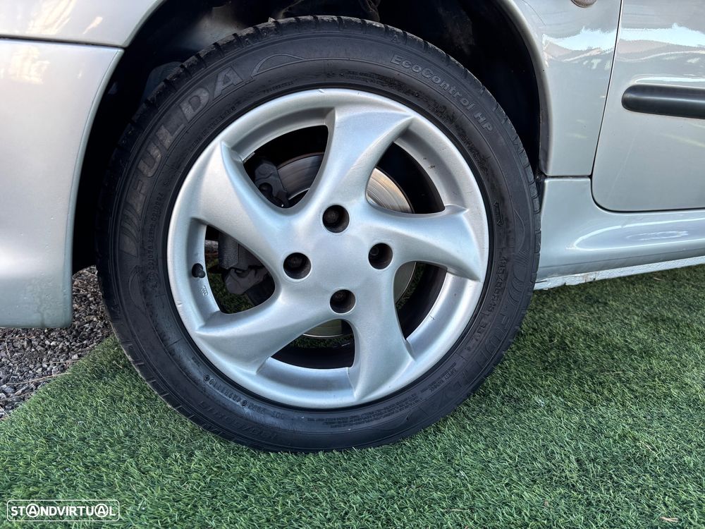 Peugeot 206 CC 1.6 - 14