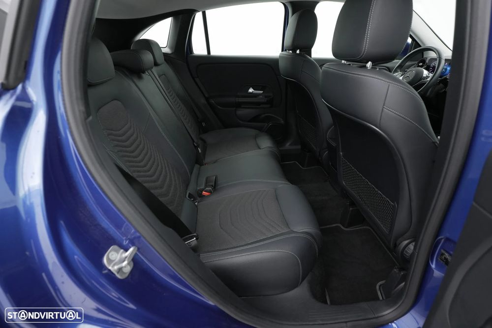 Mercedes-Benz GLA 180 d Progressive - 27