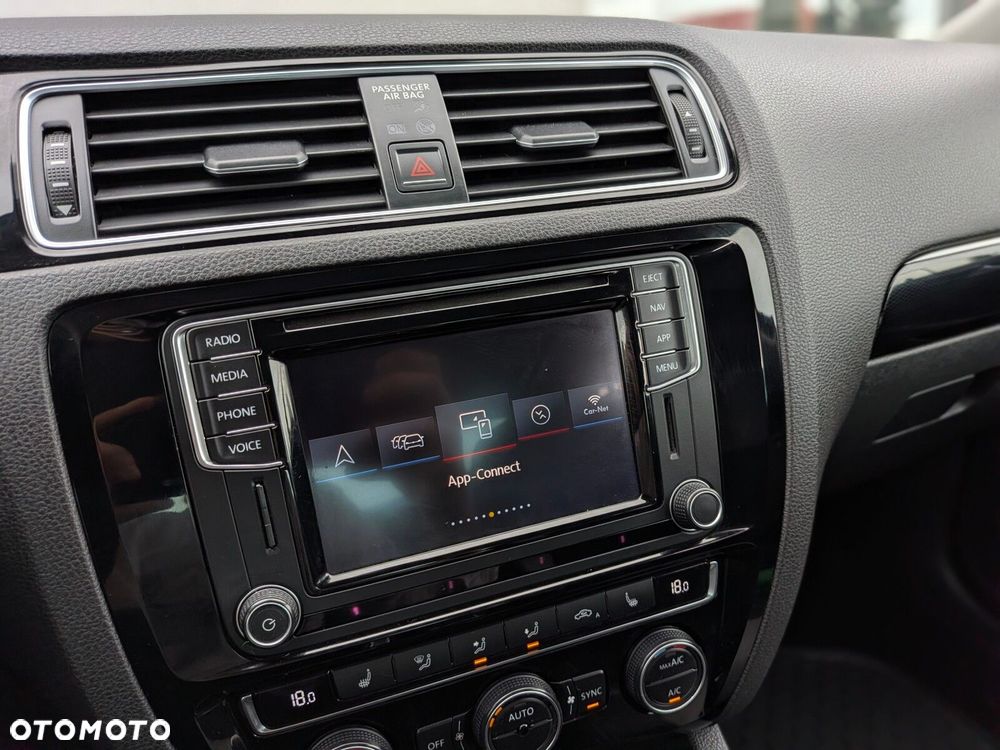 Volkswagen Jetta 1.4 TSI BMT Highline - 22