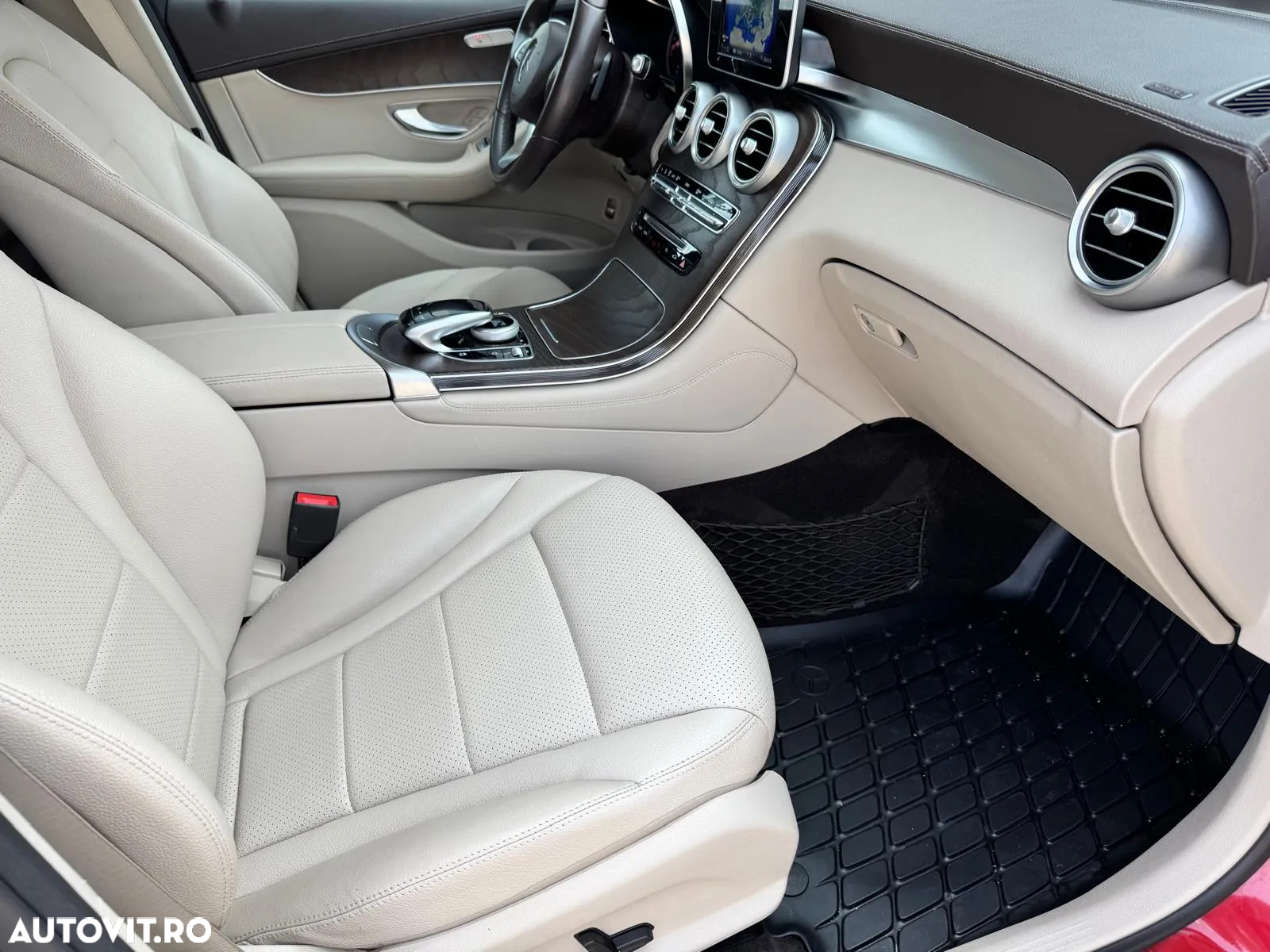 Mercedes-Benz GLC 250 4MATIC - 12