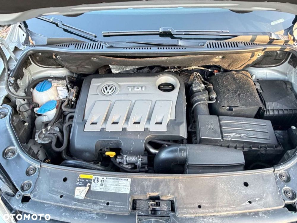 Volkswagen Touran 1.6 TDI DPF BlueMotion Technology DSG Highline - 32