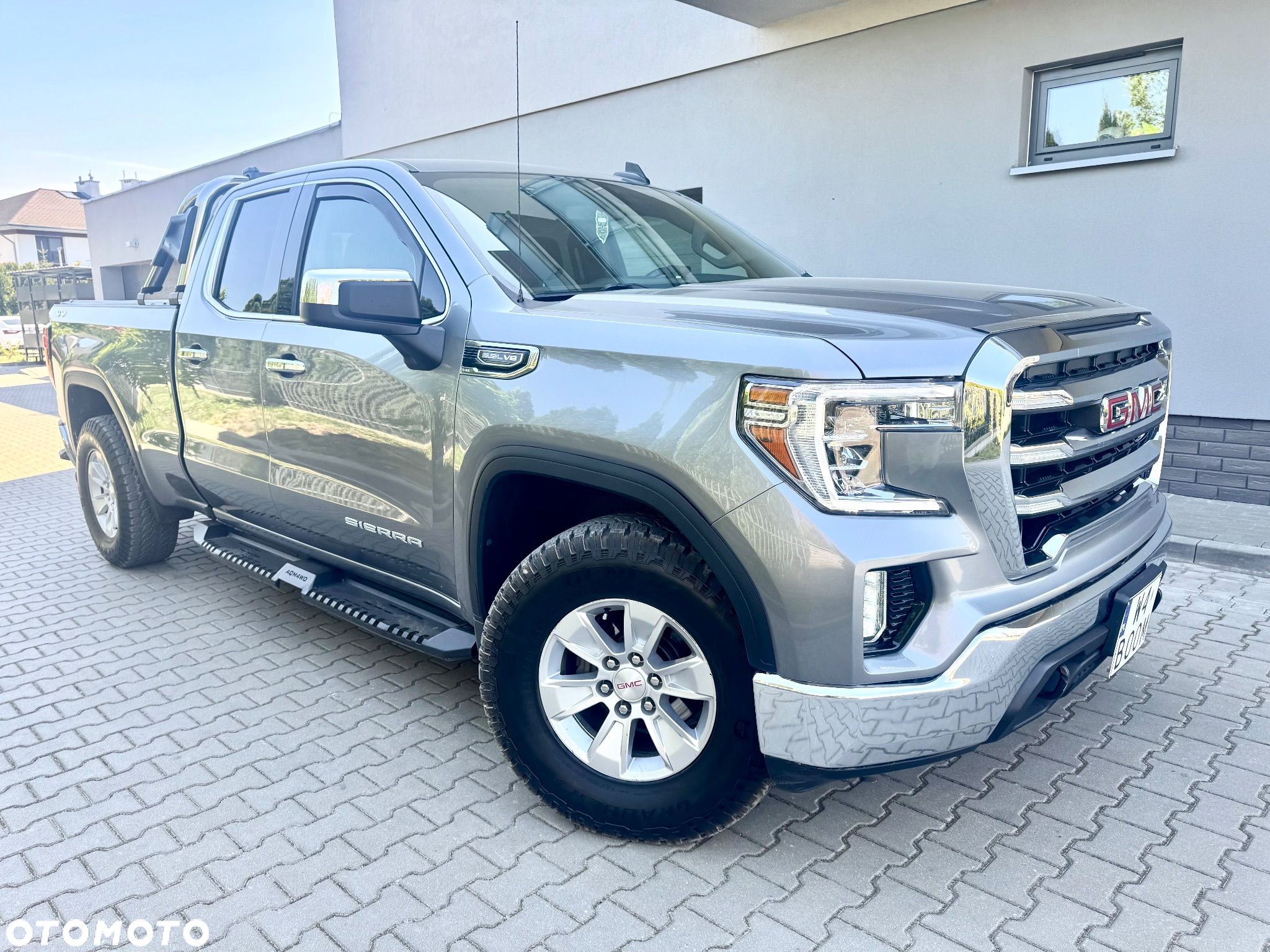 GMC Sierra - 1