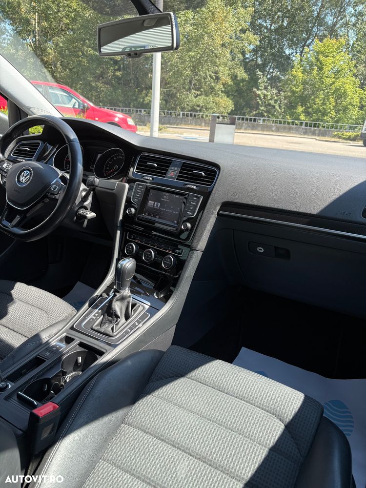 Volkswagen Golf - 6