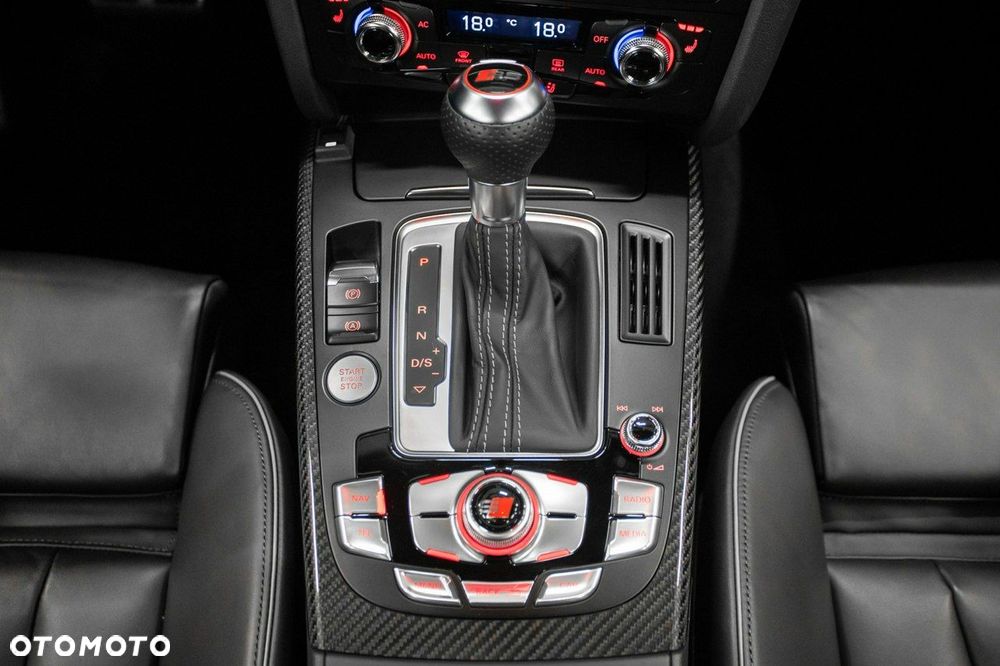 Audi RS4 Avant Avant S tronic - 27