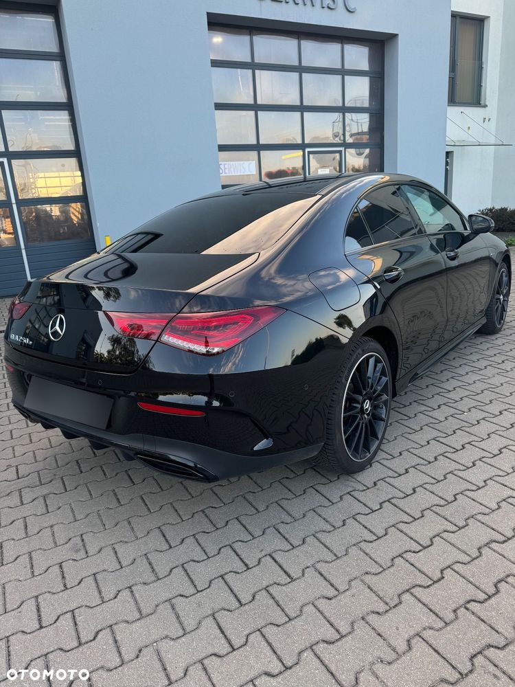 Mercedes-Benz CLA 250 E AMG Line 8G-DCT - 8