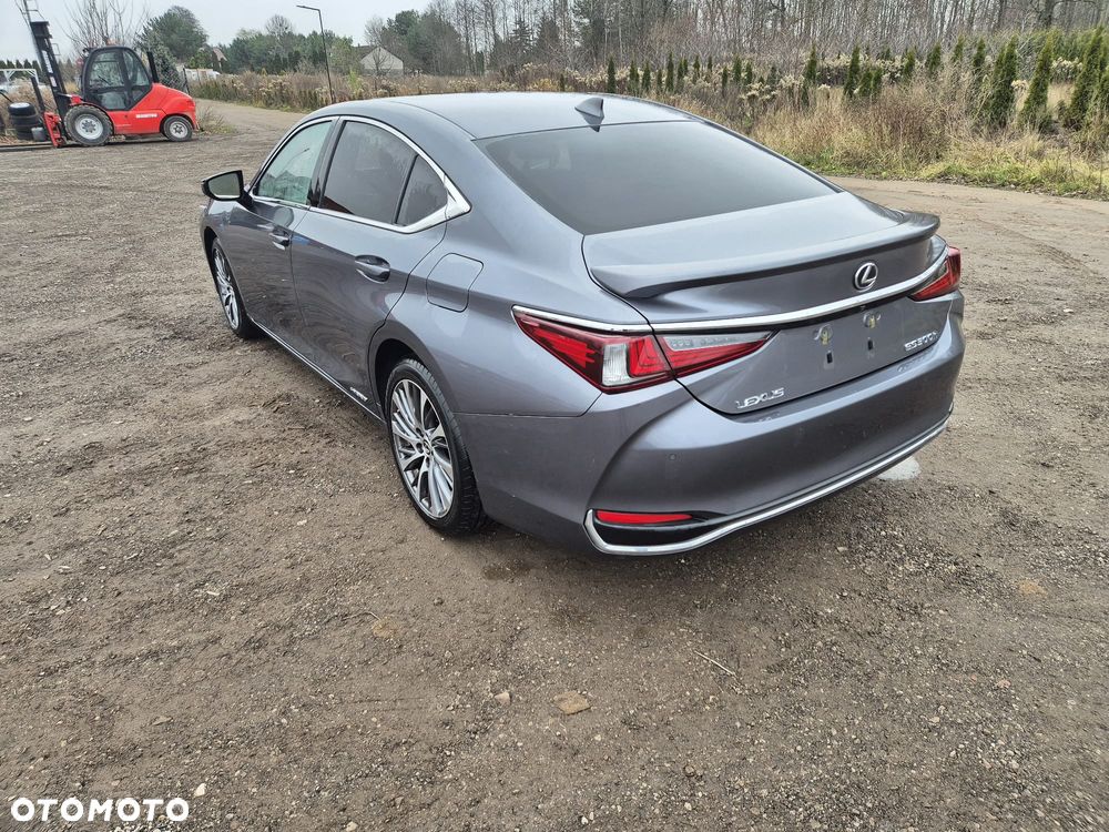 Lexus ES 300h Business Line - 8