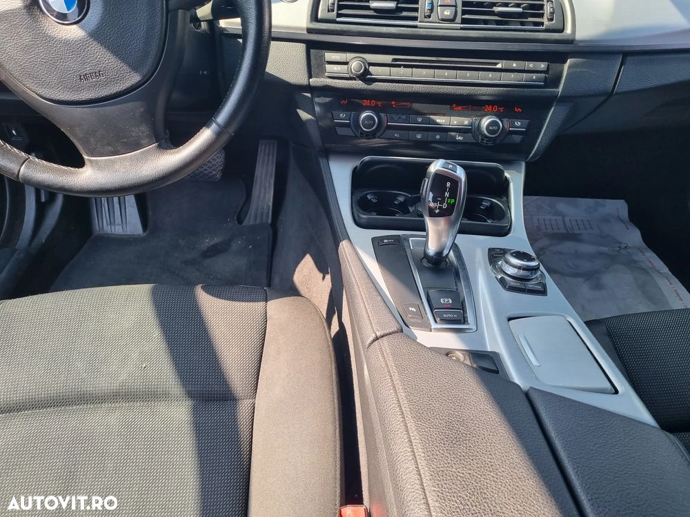 BMW Seria 5 520d Aut. Luxury Line - 34