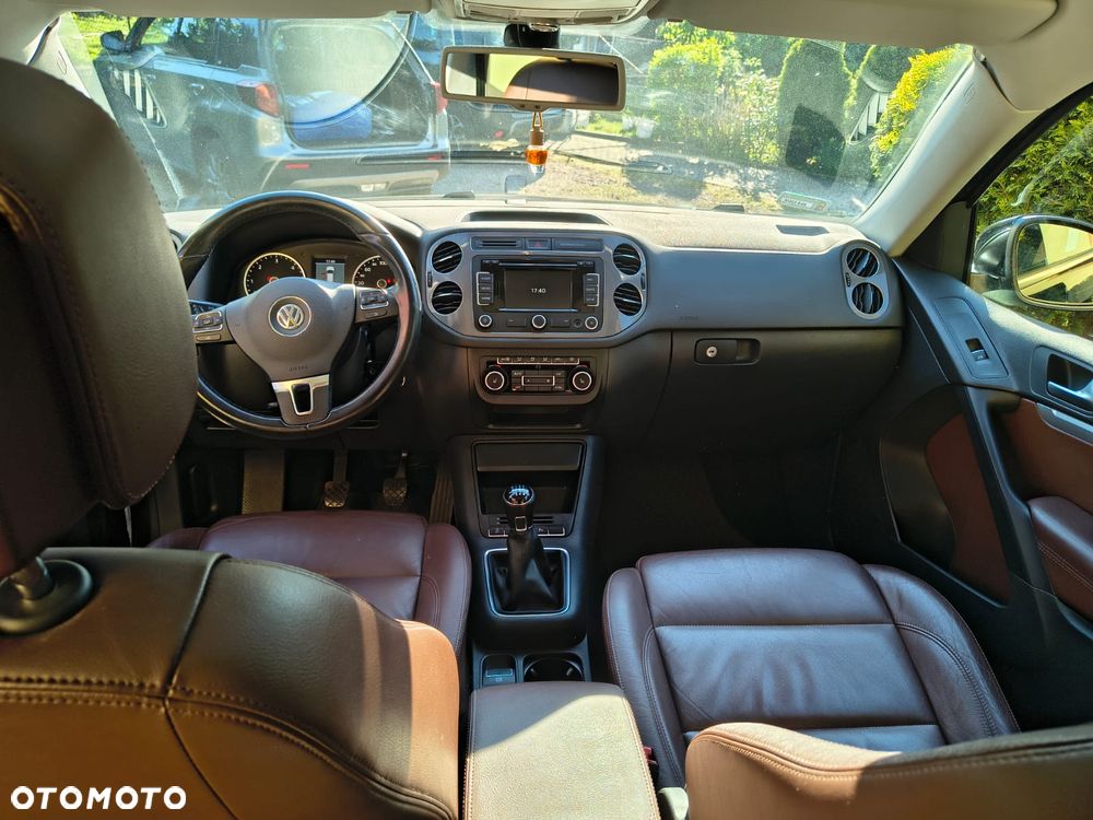 Volkswagen Tiguan 2.0 TDI DPF BlueMotion Technology Sport & Style - 4
