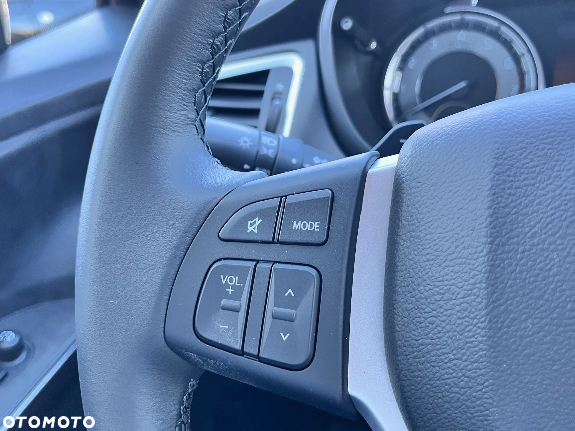 Suzuki SX4 S-Cross 1.5 DualJet Hybrid Premium AGS - 11