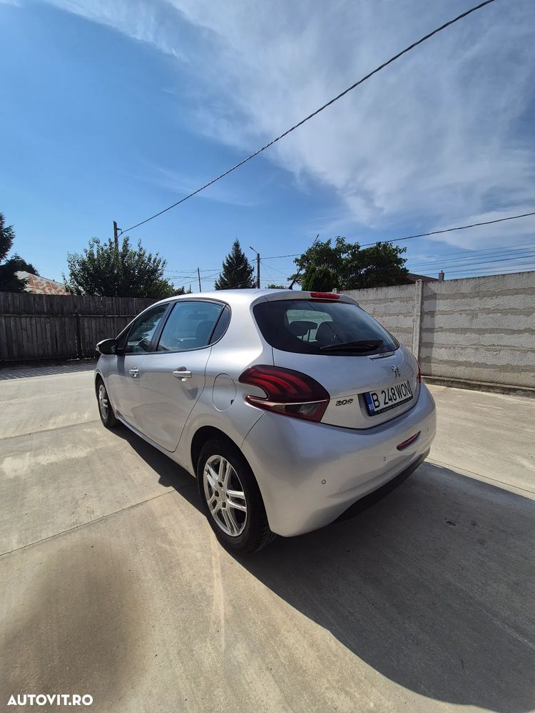 Peugeot 208 1.2 L PureTech Active - 3