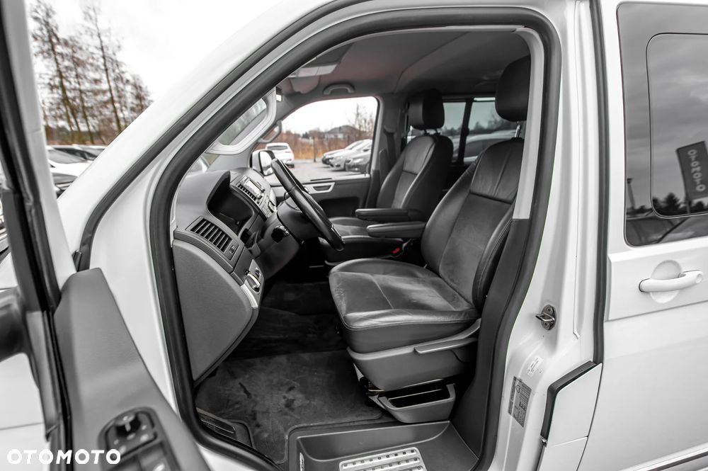Volkswagen Multivan - 25